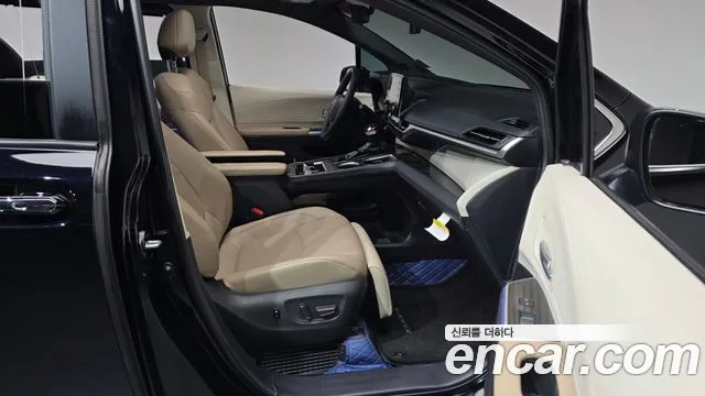 Toyota Sienna — Фото автомобиля 10
