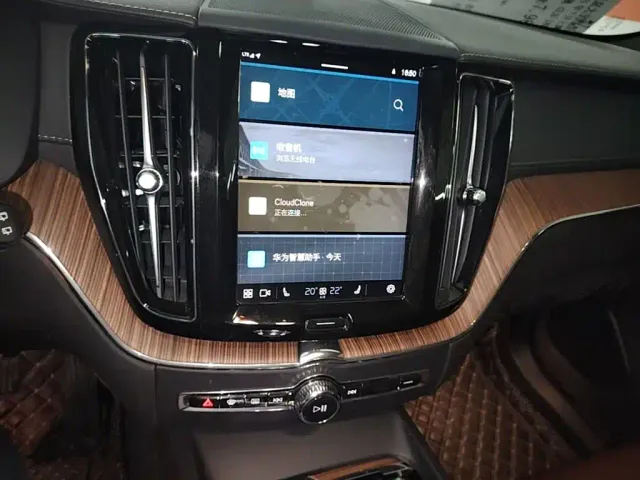 Volvo XC60 — Фото автомобиля 12