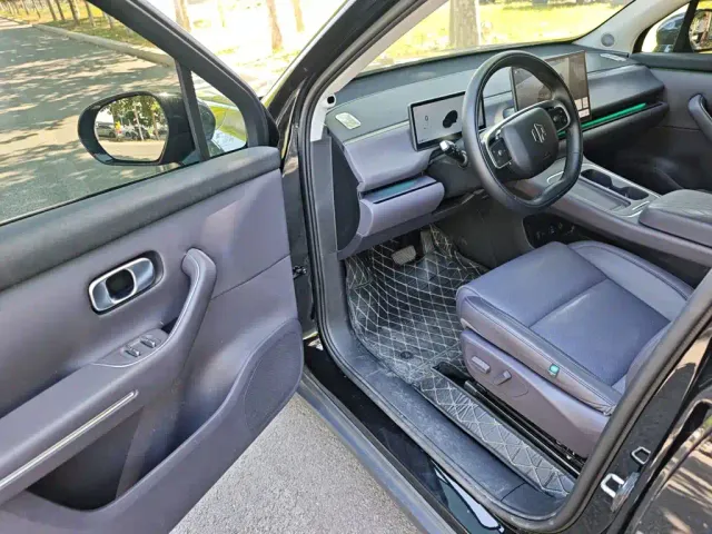Leapmotor C10 — Фото автомобиля 15