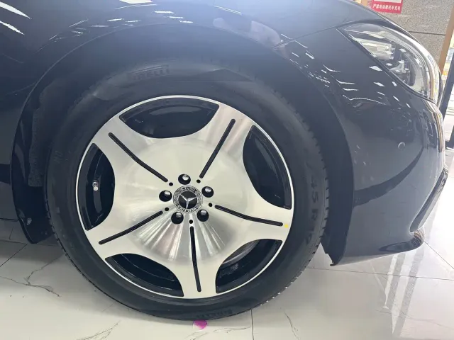 Mercedes-Benz S-Class — Фото автомобиля 12