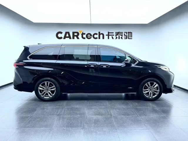 Toyota Sienna — Фото автомобиля 4