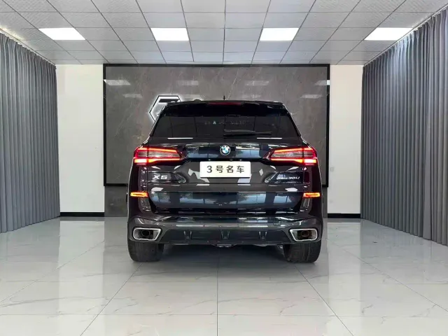 BMW X5 — Фото автомобиля 2