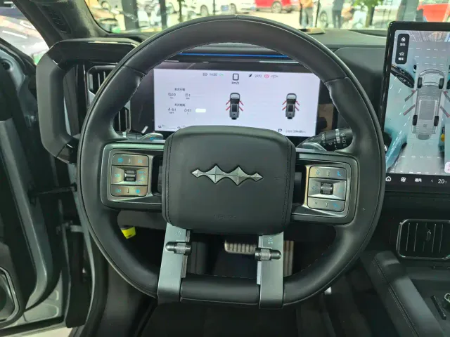 BYD FangChengBao Leopard 8 — Фото автомобиля 8