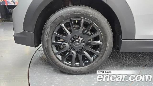 Mini Cooper Cooper 5 дверей Classic — Фото автомобиля 5