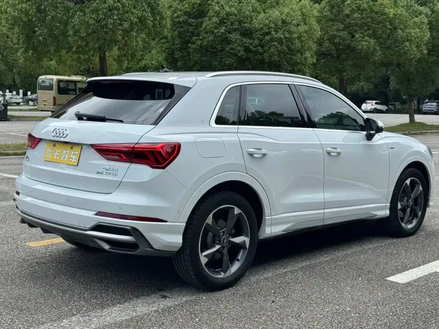 Audi Q3 — Фото автомобиля 3