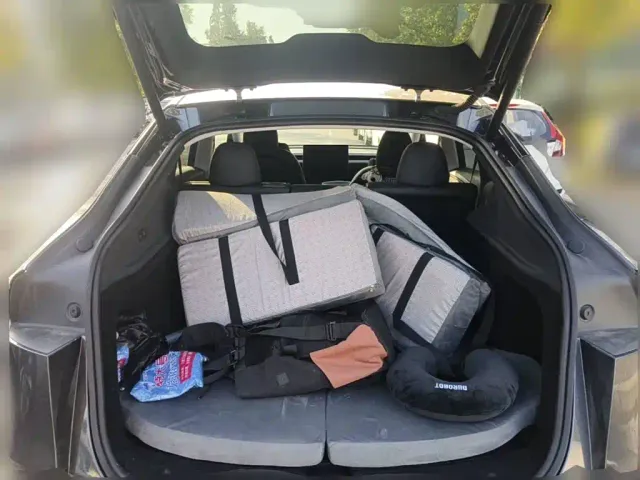 Tesla Model Y — Фото автомобиля 5