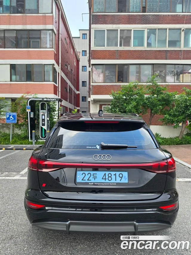 Audi Q6 e-tron — Фото автомобиля 4
