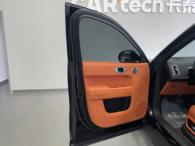 Li Auto L8 — Фото автомобиля 15
