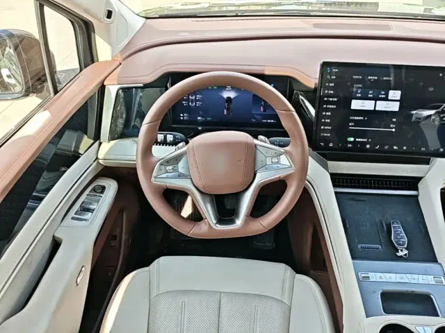 BYD Xia — Фото автомобиля 6