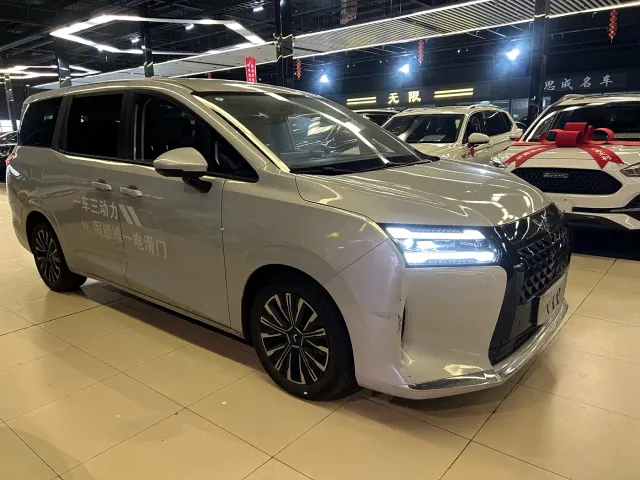 Wuling Starlight 730 — Фото автомобиля 2