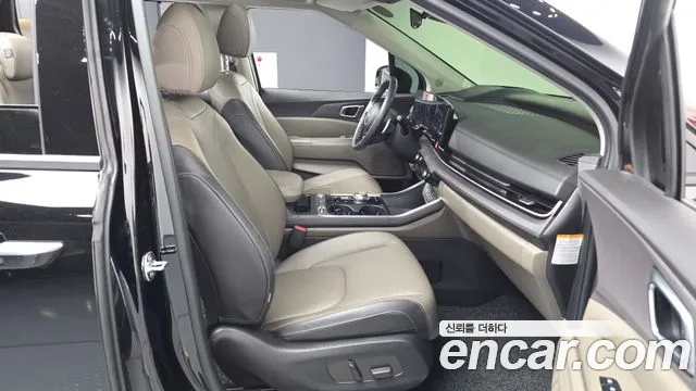 Kia Carnival Generation 4 — Фото автомобиля 12