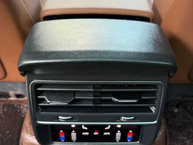 Audi Q7 — Фото автомобиля 15