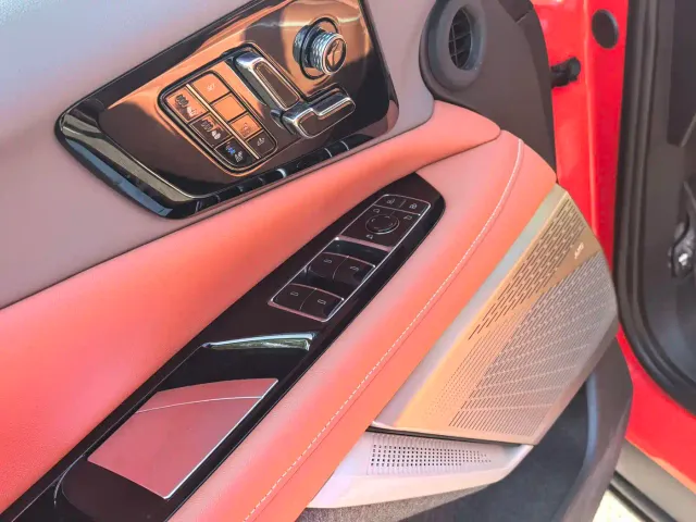 Cadillac Optiq — Фото автомобиля 7