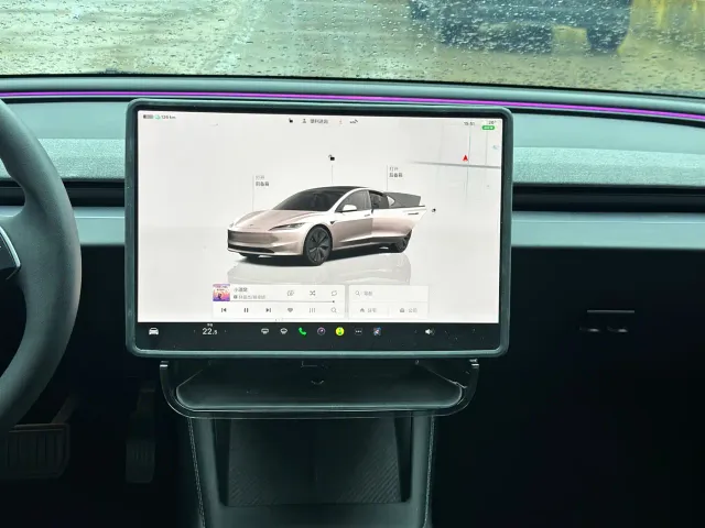 Tesla Model Y — Фото автомобиля 8