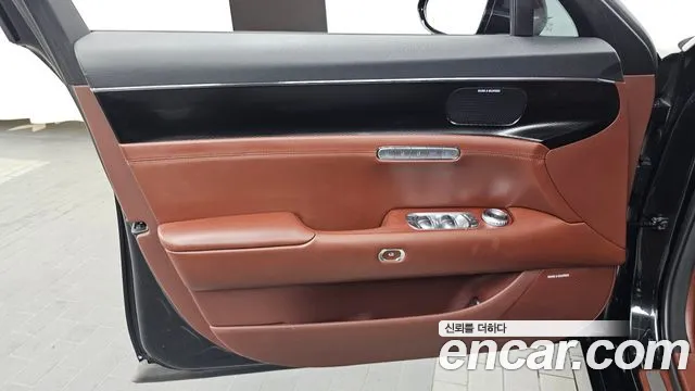 Genesis G90 Бензин 3.5 турбо AWD — Фото автомобиля 21