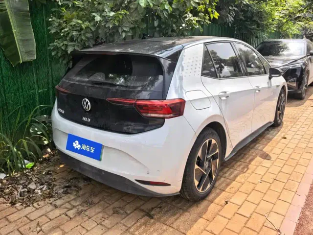 Volkswagen ID.3 — Фото автомобиля 3