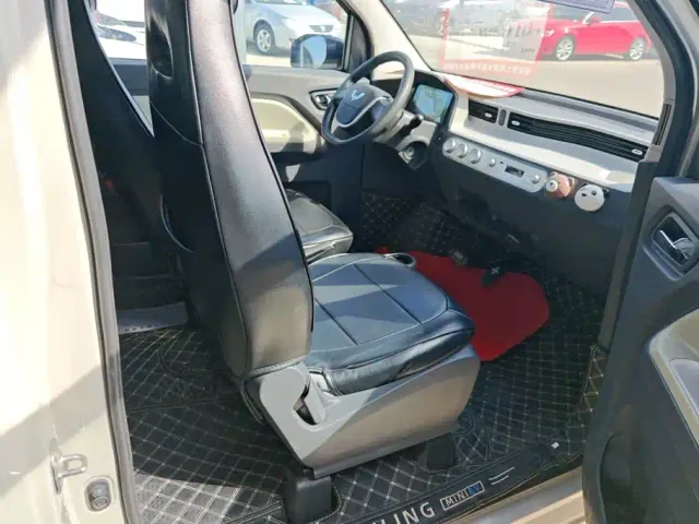 Wuling Hongguang Mini EV — Фото автомобиля 8