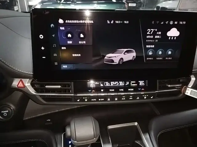 Toyota Sienna — Фото автомобиля 12