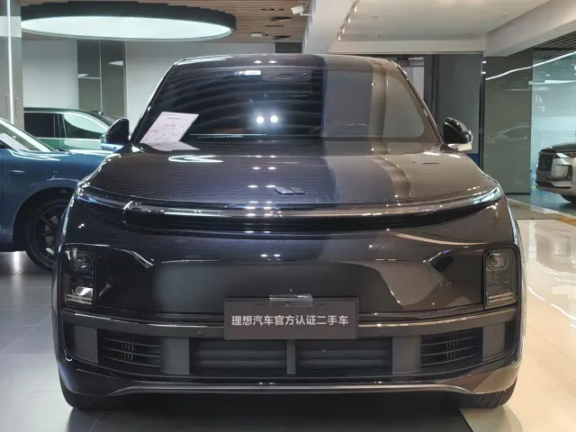 Li Auto L8 — Фото автомобиля 2