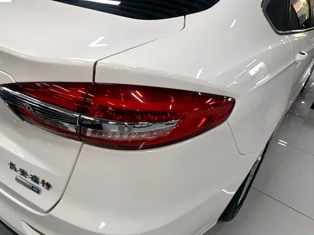 Ford Mondeo — Фото автомобиля 7