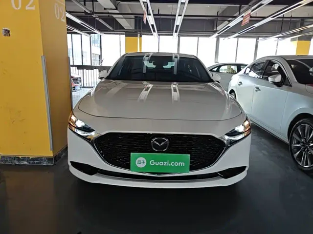Mazda Axela — Фото автомобиля 2