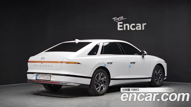 Hyundai Grandeur — Фото автомобиля 2