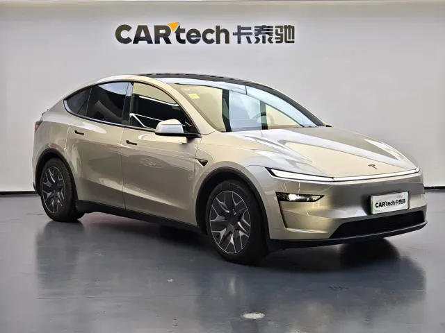 Tesla Model Y L — Фото автомобиля 3