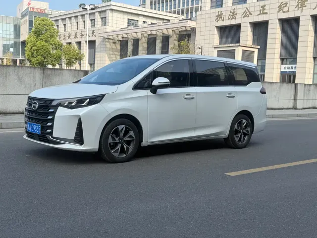 Фотография автомобиля — GAC Trumpchi M6