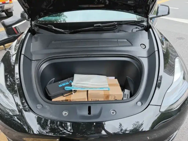 Tesla Model Y — Фото автомобиля 17