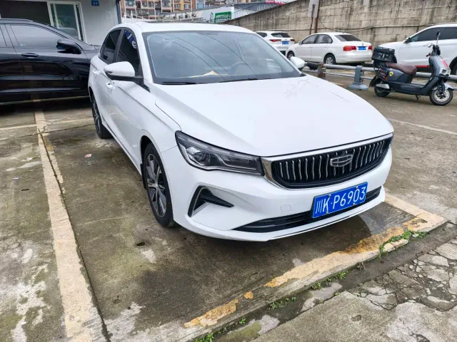 Geely Emgrand — Фото автомобиля 3