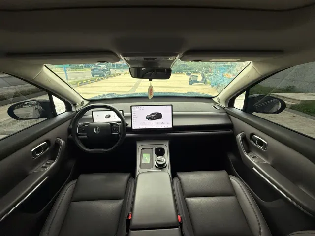 Leapmotor C10 — Фото автомобиля 6