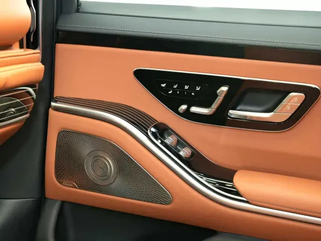 Mercedes-Benz S-Class — Фото автомобиля 14
