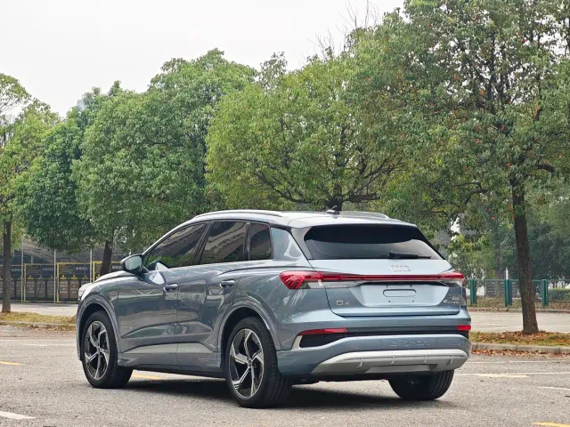 Audi Q4 e-tron — Фото автомобиля 7