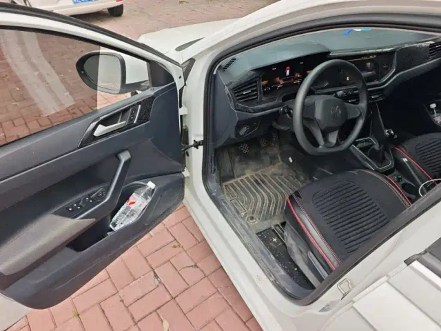 Volkswagen Lavida — Фото автомобиля 12