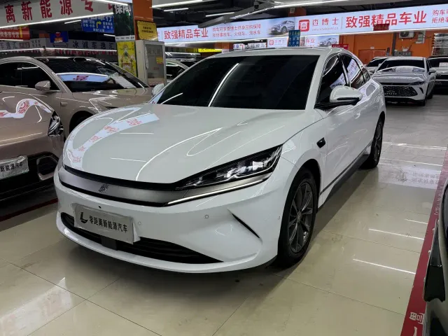 Фотография автомобиля — BYD Qin L