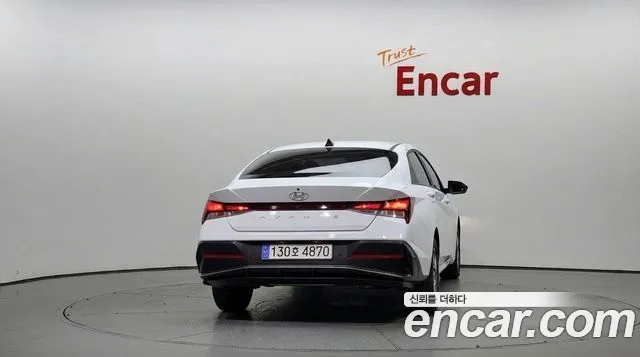 Hyundai Avante CN7 — Фото автомобиля 4