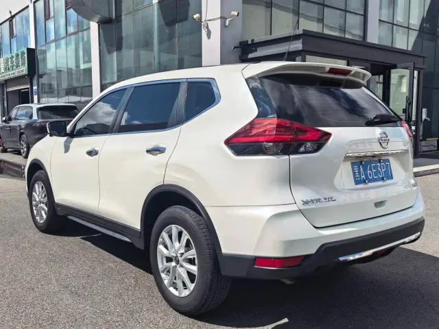Nissan X-Trail — Фото автомобиля 9