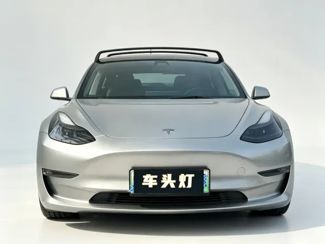Tesla Model 3 — Фото автомобиля 2