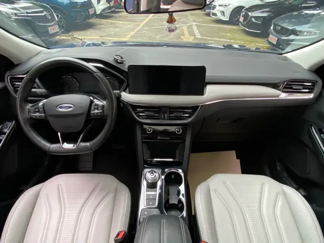 Ford Escape — Фото автомобиля 11