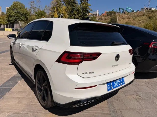 Volkswagen Golf — Фото автомобиля 14