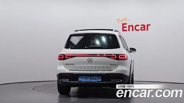Mercedes-Benz EQB X243 — Фото автомобиля 4