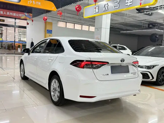 Toyota Corolla — Фото автомобиля 6