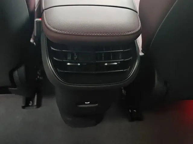 Nio ET5 Touring — Фото автомобиля 10