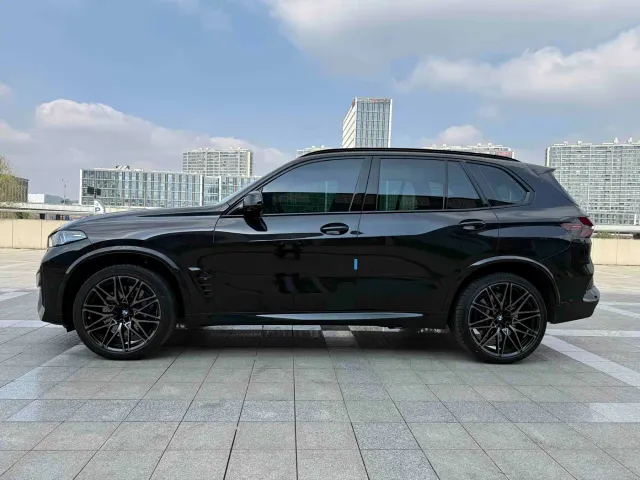 BMW X5 M — Фото автомобиля 10