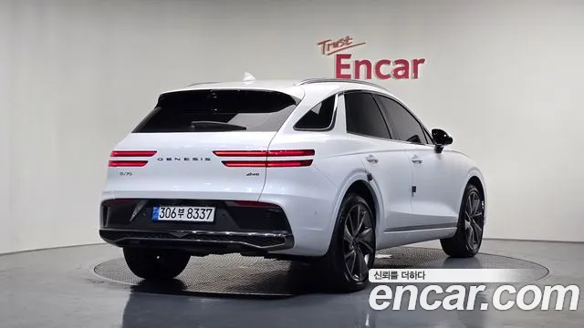 Genesis GV70 2.5T Бензин AWD — Фото автомобиля 2