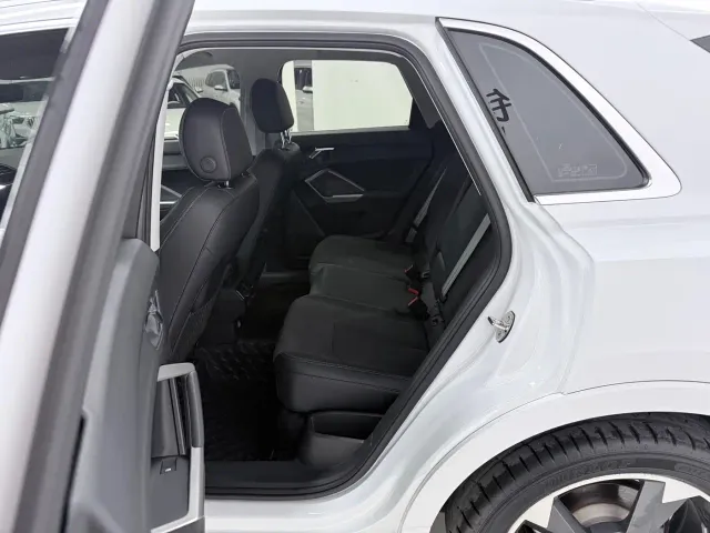 Audi Q3 — Фото автомобиля 13