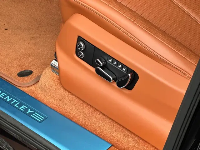 Bentley Bentayga — Фото автомобиля 30