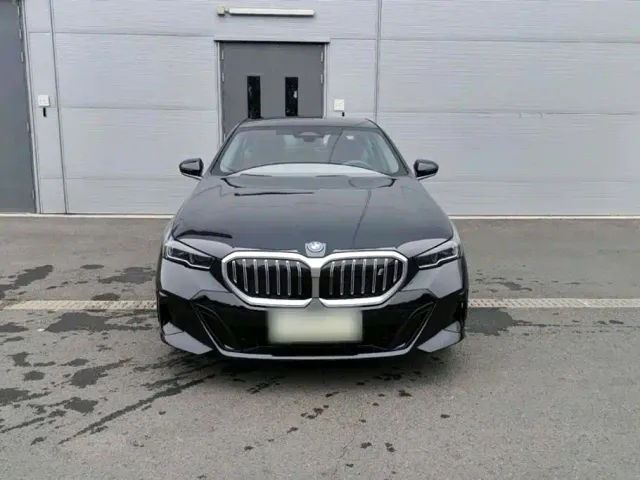 BMW i5 — Фото автомобиля 5