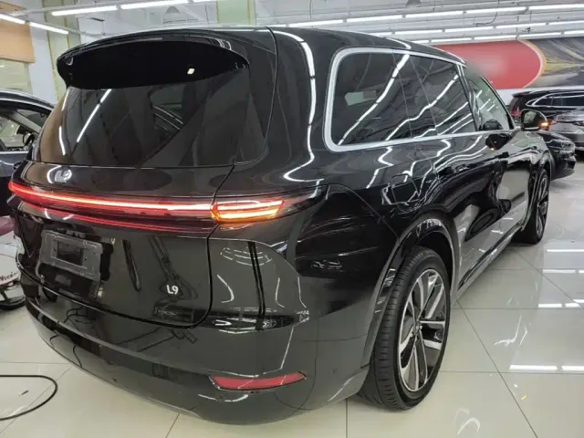 Li Auto L9 — Фото автомобиля 6