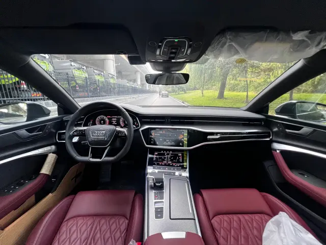 Audi A7L — Фото автомобиля 8